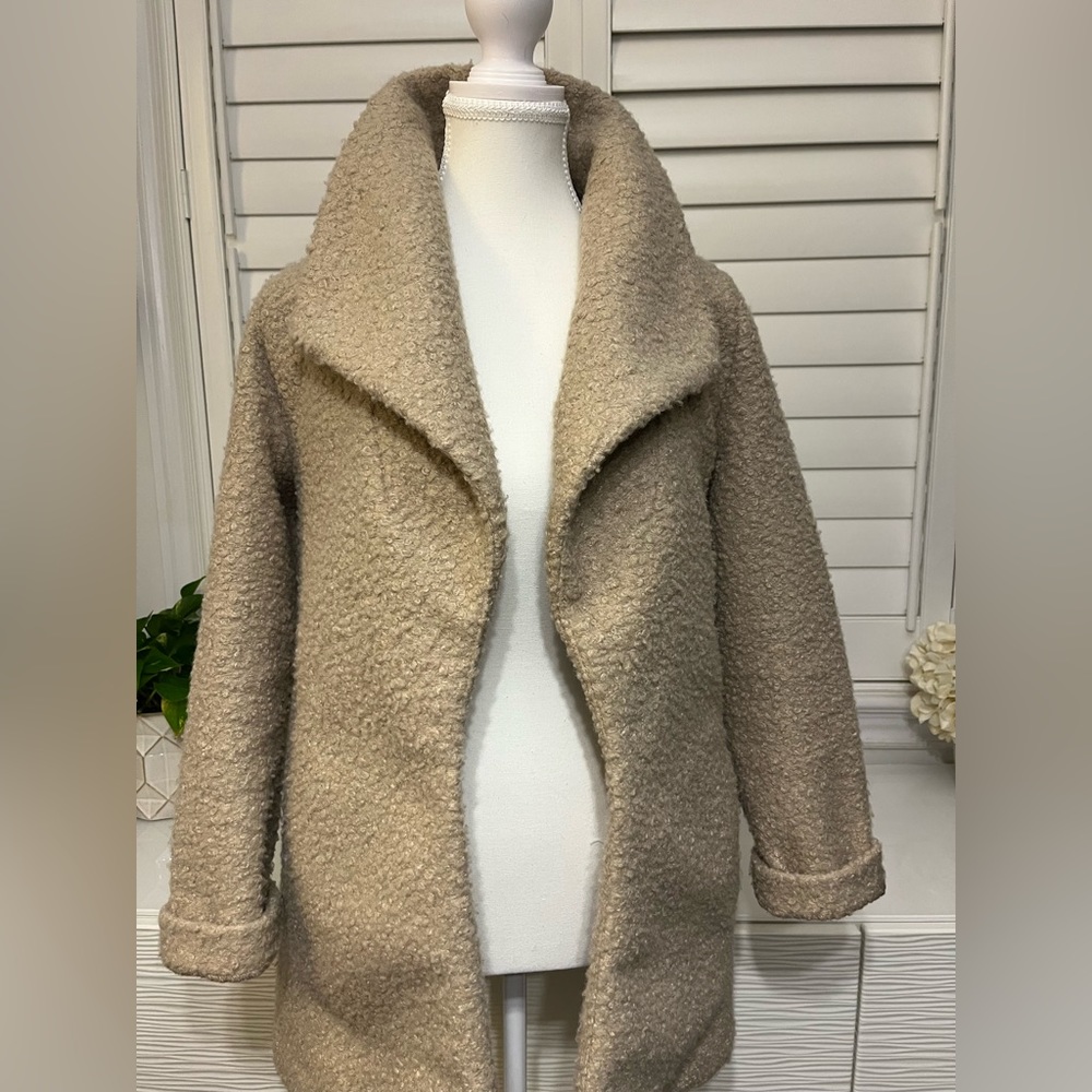 Loft Jacket - Picture 2 of 7